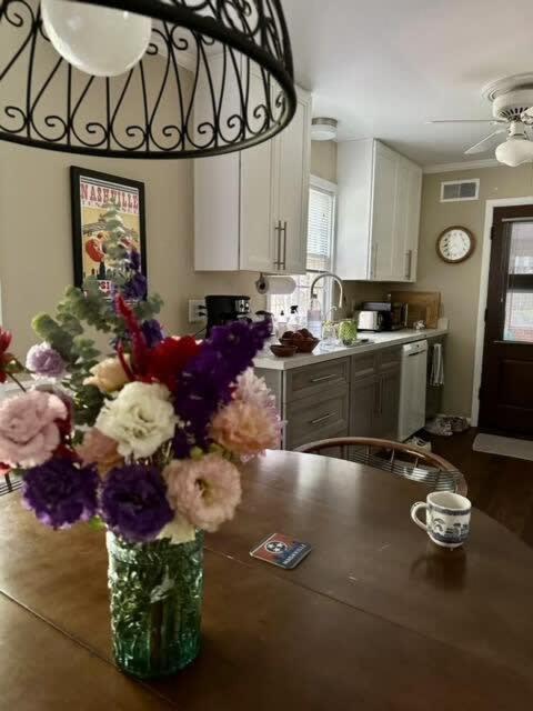 Nashville Elegance Enjoy Southern Comfort In Style Extérieur photo